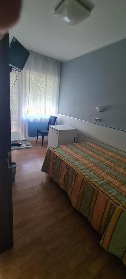 Hotel Eros Lignano Sabbiadoro Exterior foto