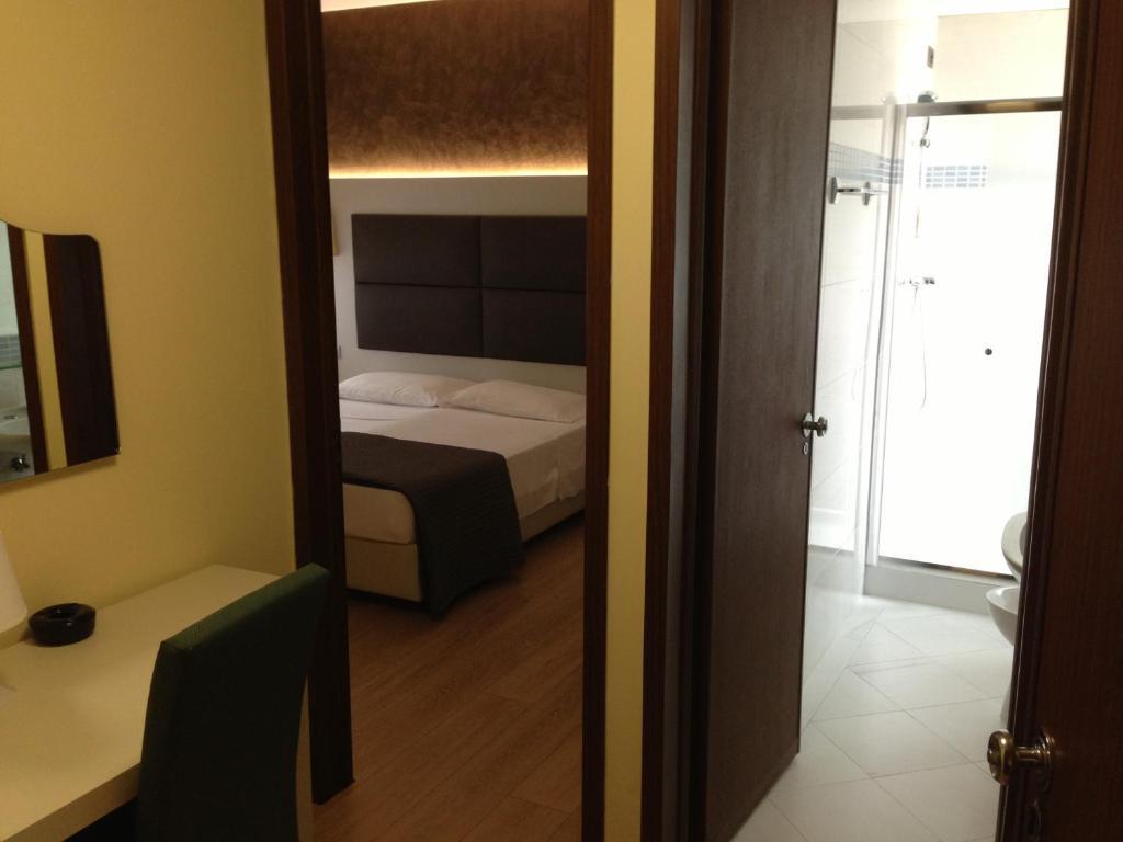 Hotel Eros Lignano Sabbiadoro Habitación foto